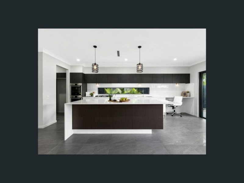 34 Shrapnel Road, Cannon Hill QLD 4170