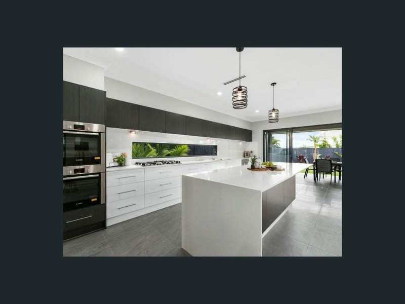 34 Shrapnel Road, Cannon Hill QLD 4170