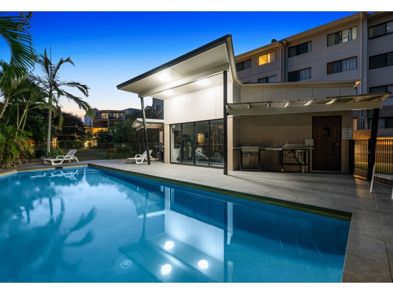 57/55 Harries Road, Coorparoo QLD 4151