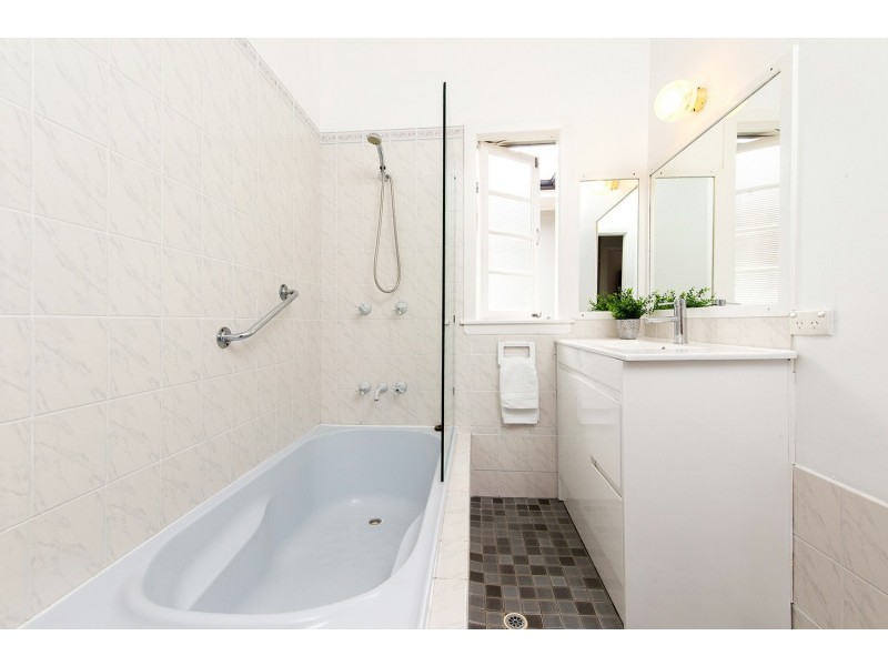 40 Edge Street, Murarrie QLD 4172