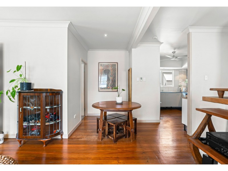 21 Ingleston Street, Wynnum West QLD 4178