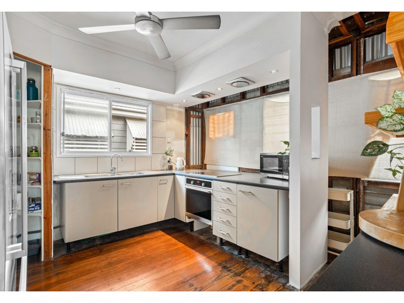 21 Ingleston Street, Wynnum West QLD 4178