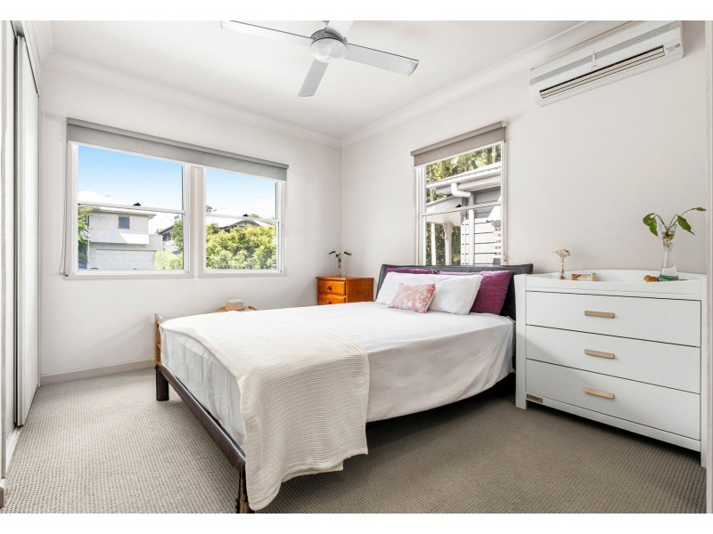 21 Ingleston Street, Wynnum West QLD 4178