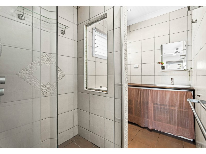 21 Ingleston Street, Wynnum West QLD 4178