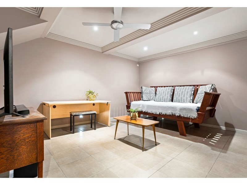 21 Ingleston Street, Wynnum West QLD 4178