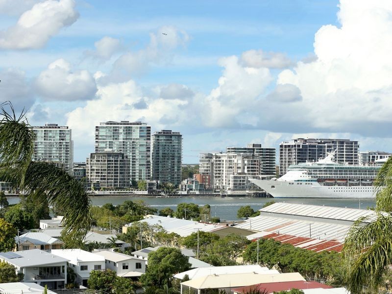 Unit 9/26 Wordsworth Street, Bulimba QLD 4171