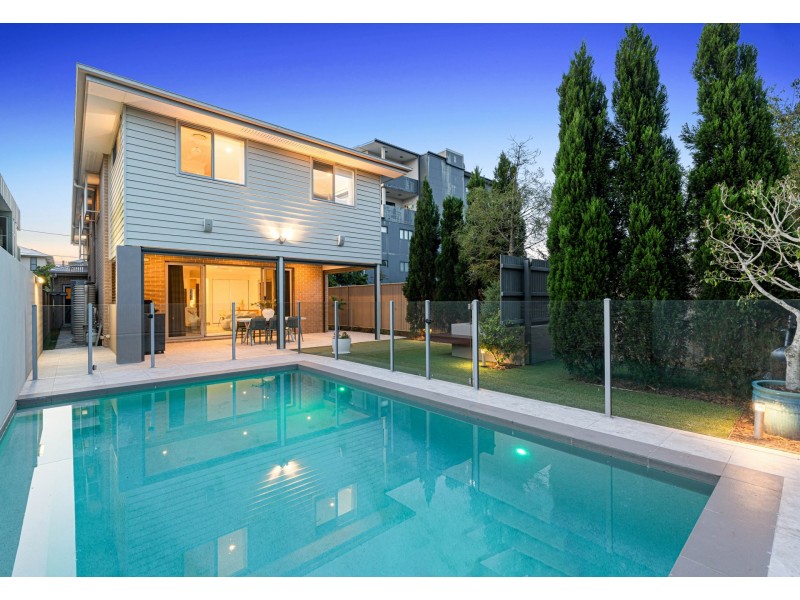 10 Shelley Street, Cannon Hill QLD 4170