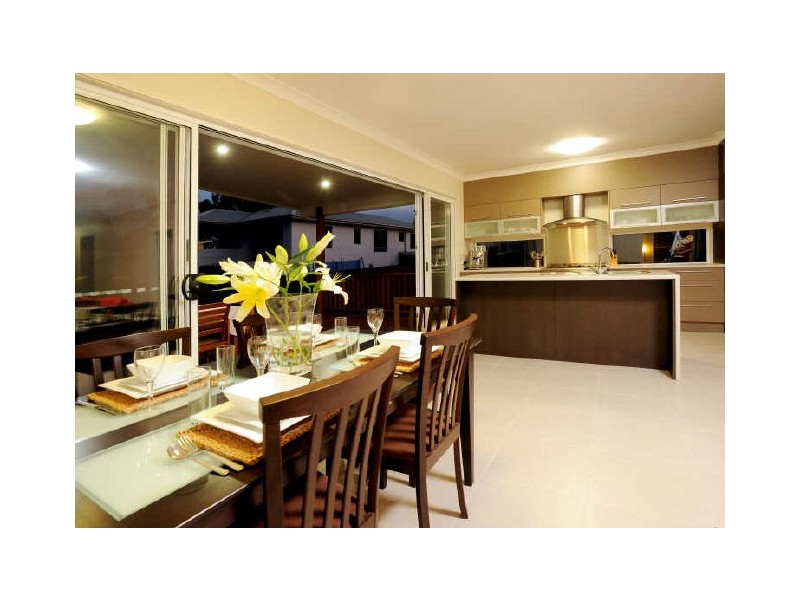30 Talltrees Circuit, Wakerley QLD 4154