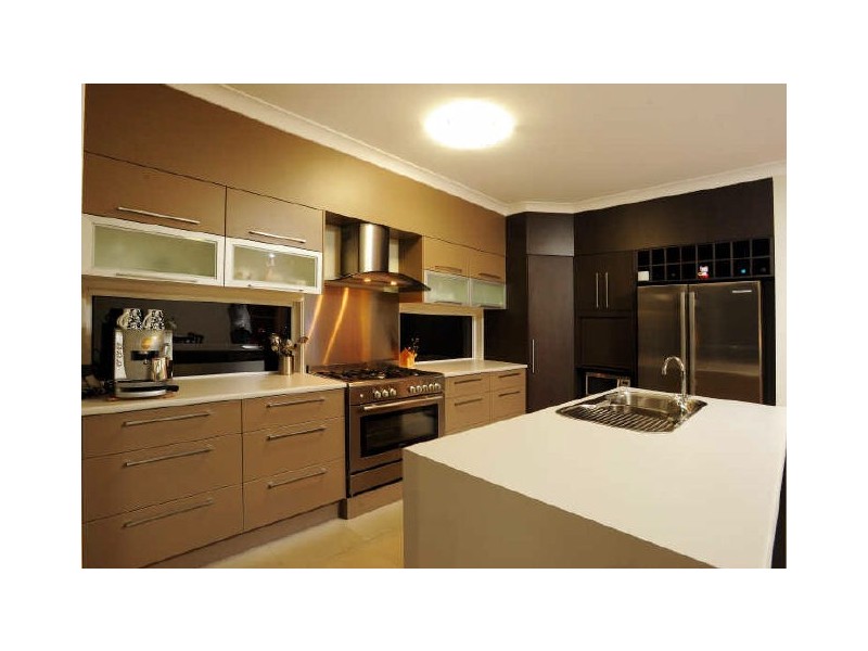 30 Talltrees Circuit, Wakerley QLD 4154