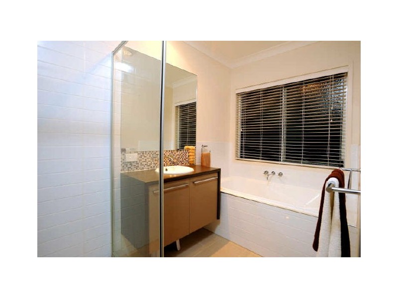 30 Talltrees Circuit, Wakerley QLD 4154