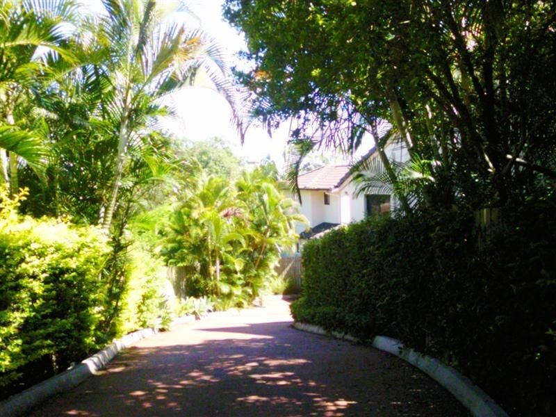 2/10 McIlwraith Avenue, Balmoral QLD 4171