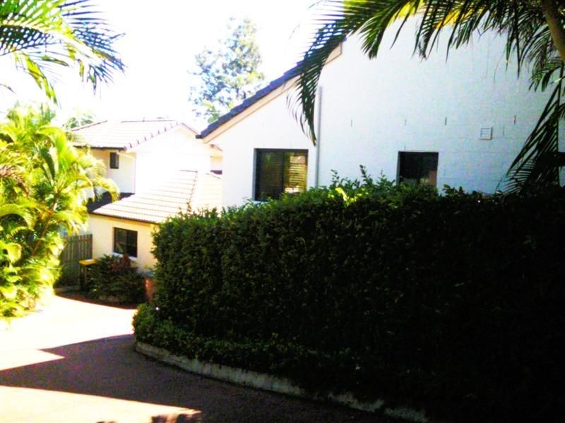 2/10 McIlwraith Avenue, Balmoral QLD 4171