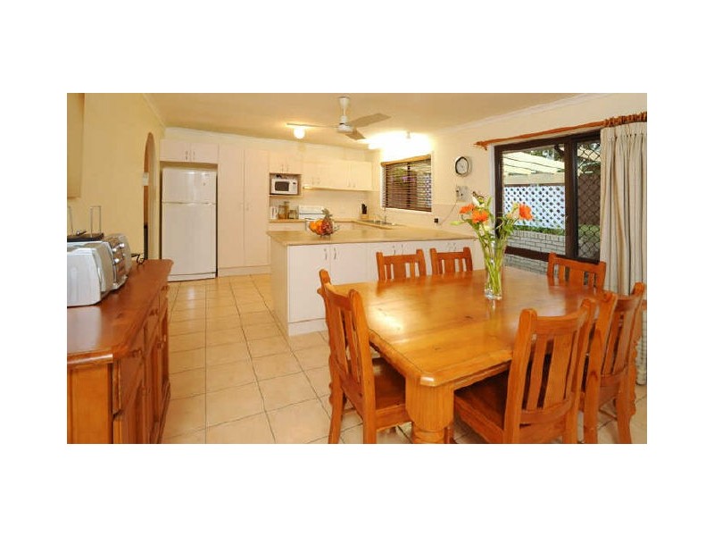 25 Knightsbridge Crescent, Rochedale South QLD 4123