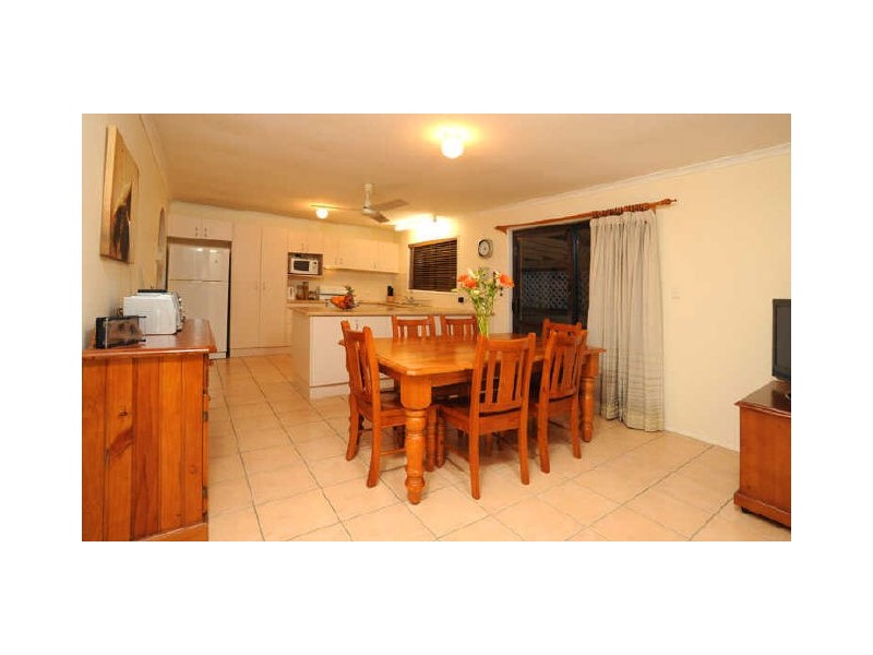 25 Knightsbridge Crescent, Rochedale South QLD 4123