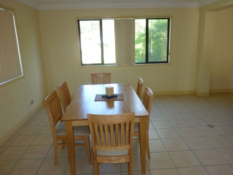 12 Mizen Place, Holland Park West QLD 4121
