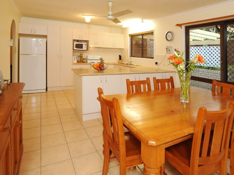 25 Knightsbridge Street, Rochedale South QLD 4123