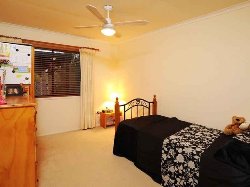 25 Knightsbridge Street, Rochedale South QLD 4123