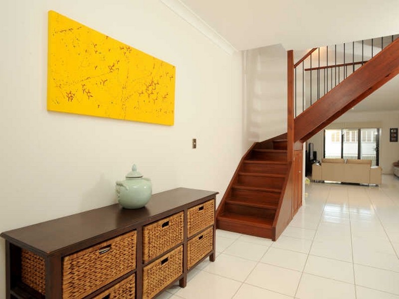 56 Stanton Street, Cannon Hill QLD 4170