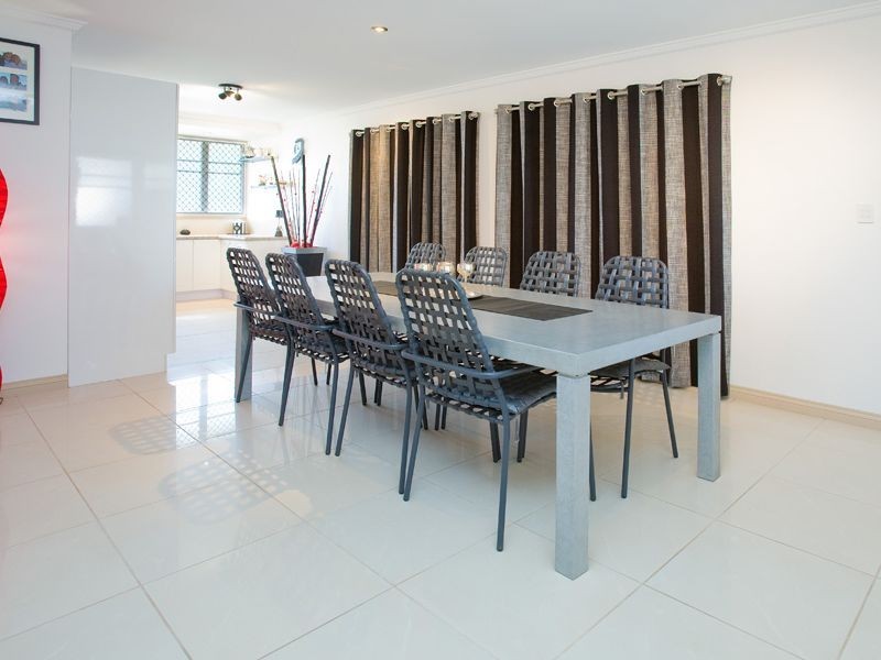 8 Aster Street, Cannon Hill QLD 4170