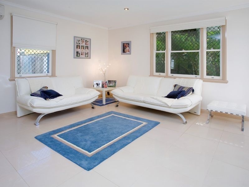 8 Aster Street, Cannon Hill QLD 4170