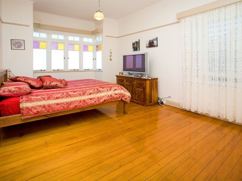 8 Aster Street, Cannon Hill QLD 4170