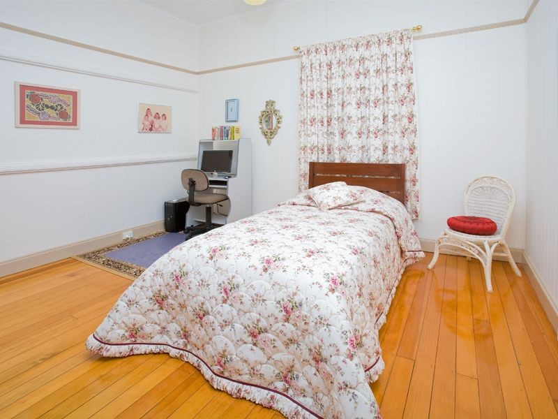 8 Aster Street, Cannon Hill QLD 4170