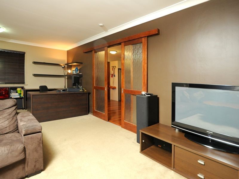 43 Meyrick Street, Cannon Hill QLD 4170