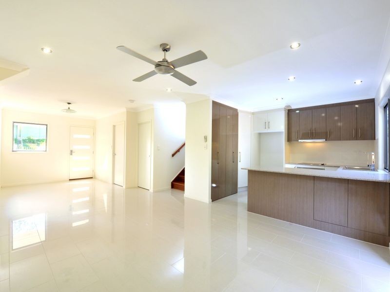 2/24 Rossiter Street, Morningside QLD 4170