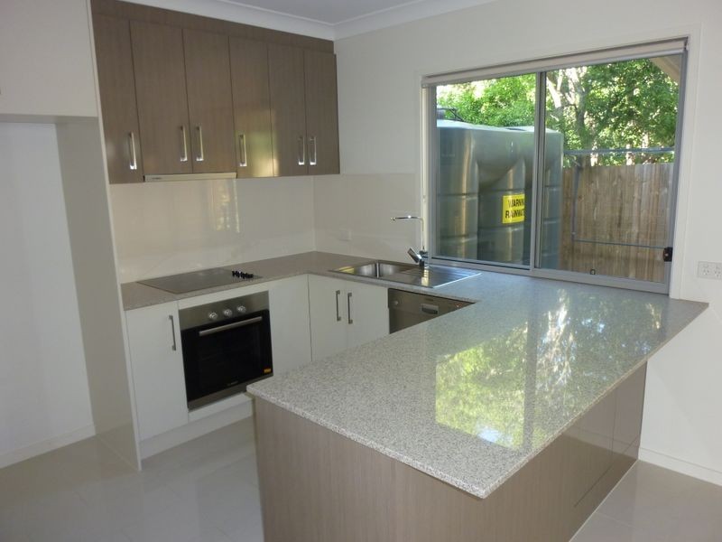 2/24 Rossiter Street, Morningside QLD 4170