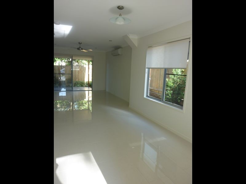 2/24 Rossiter Street, Morningside QLD 4170