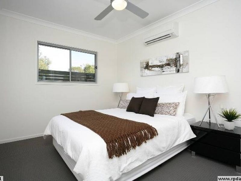 2/24 Rossiter Street, Morningside QLD 4170