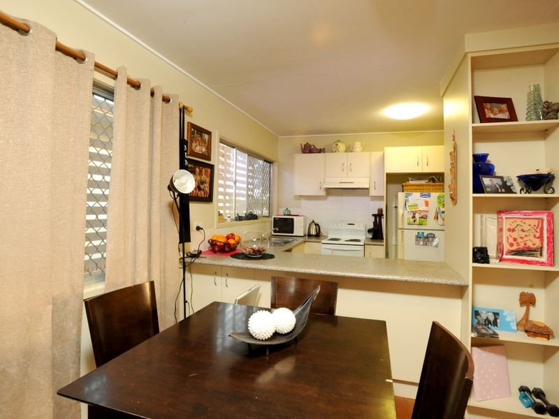 8 Cedar Street, Cannon Hill QLD 4170