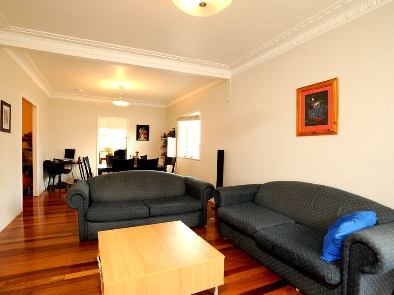 61 Whitworth Road, Cannon Hill QLD 4170