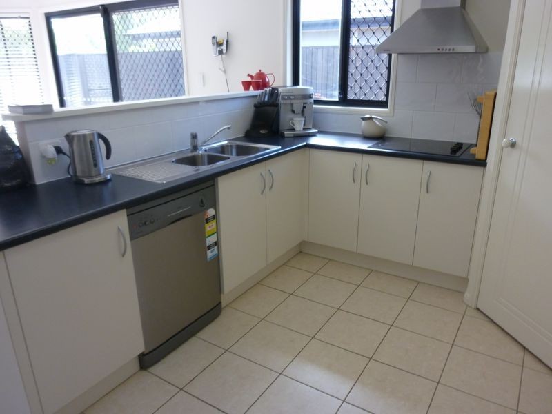 7 Lennox Close, Manly West QLD 4179