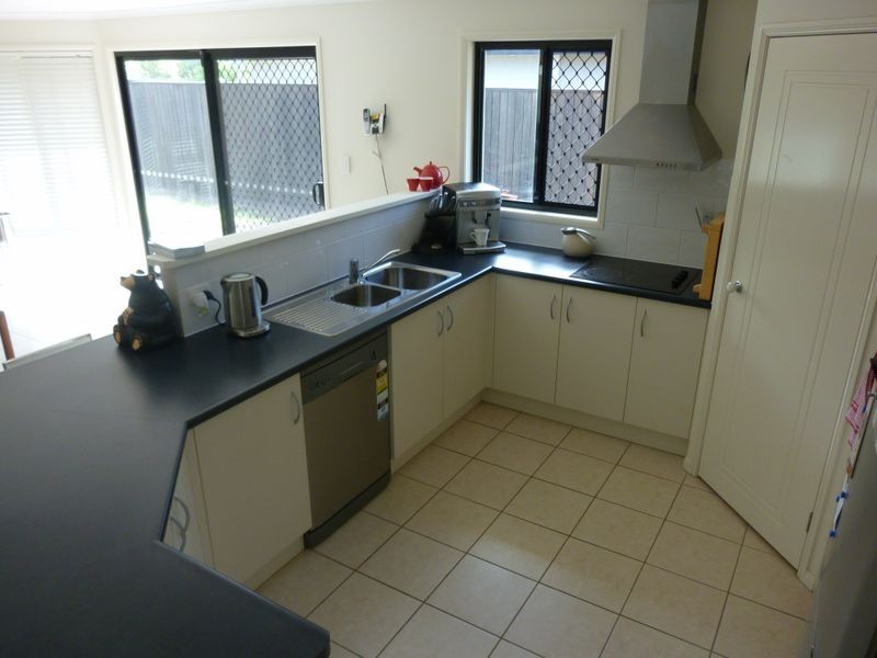 7 Lennox Close, Manly West QLD 4179