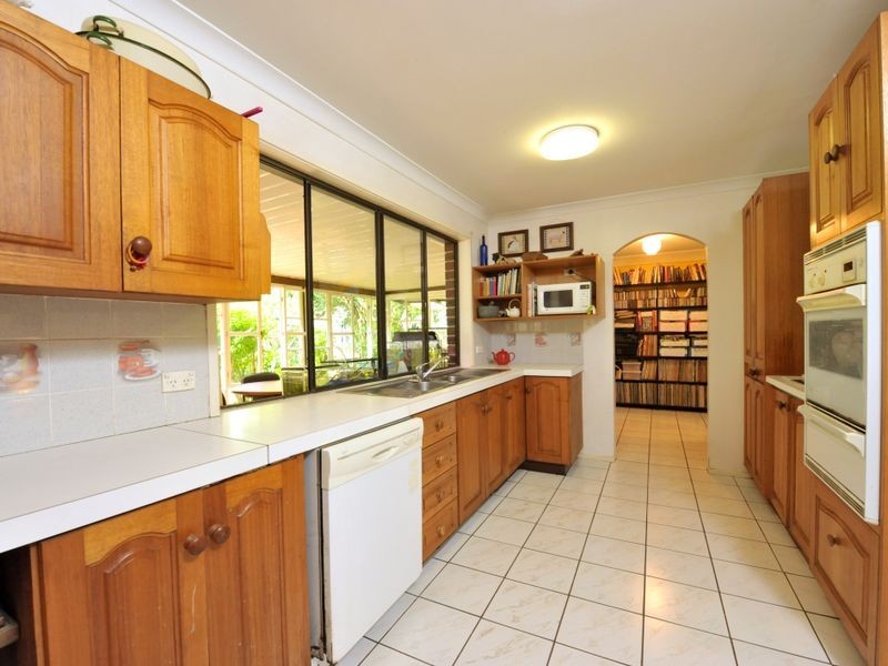 9 Jalanga Street, Belmont QLD 4153