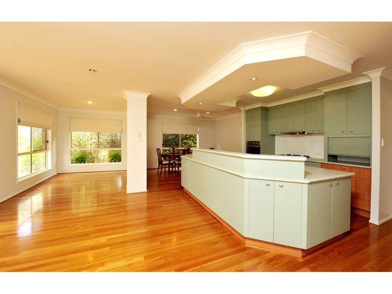 12 Cordeaux Place, Parkinson QLD 4115