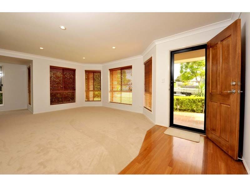 12 Cordeaux Place, Parkinson QLD 4115