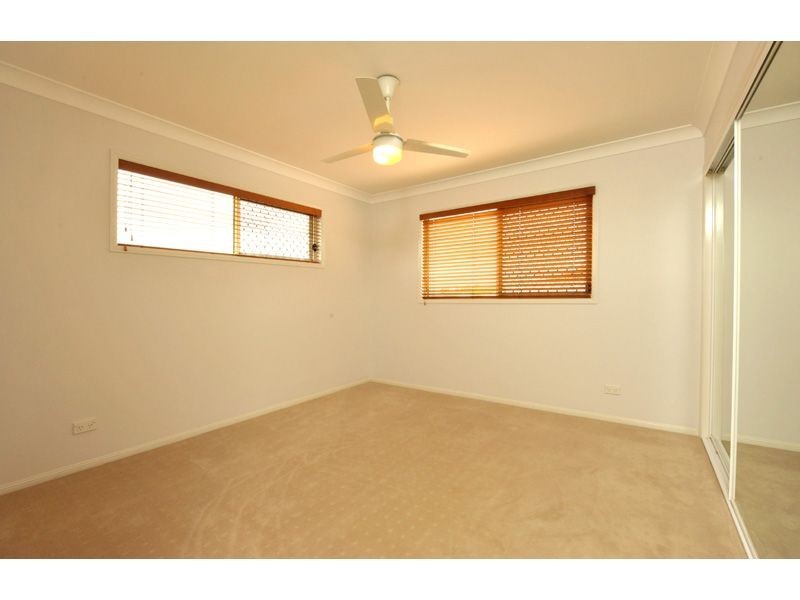 12 Cordeaux Place, Parkinson QLD 4115