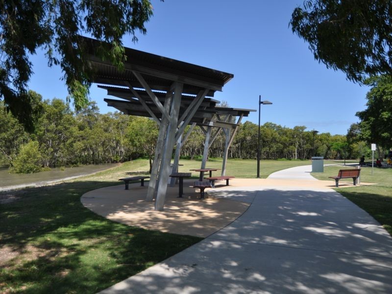 2/10 Seaview Parade, Deception Bay QLD 4508