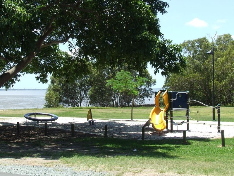 2/10 Seaview Parade, Deception Bay QLD 4508