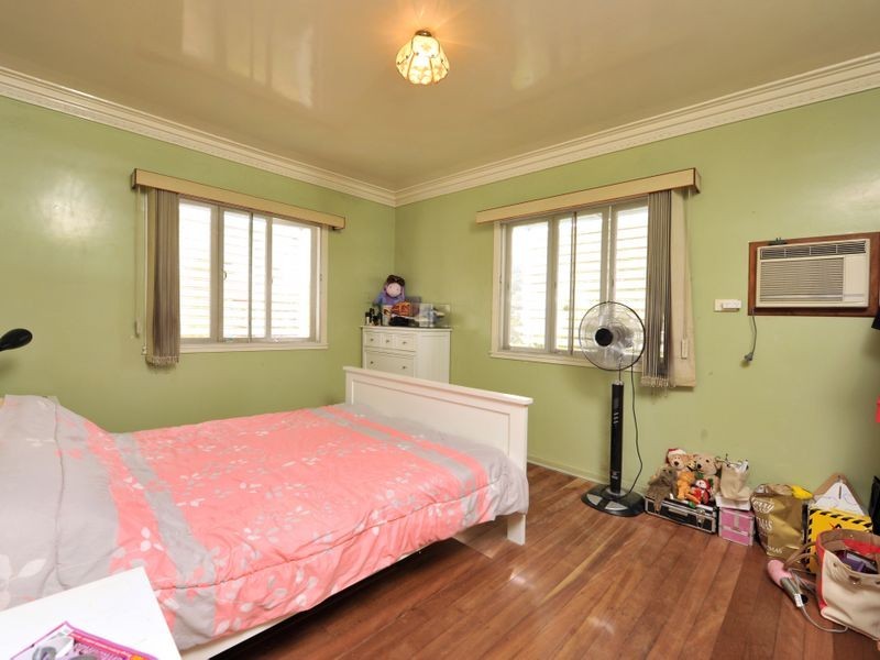 6 Duke Street, Cannon Hill QLD 4170