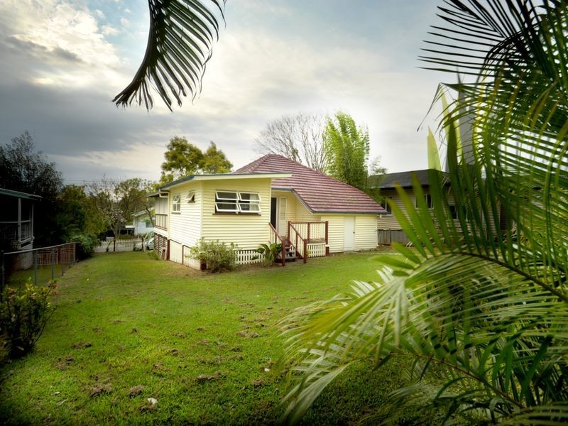 12 Narela Street, Cannon Hill QLD 4170