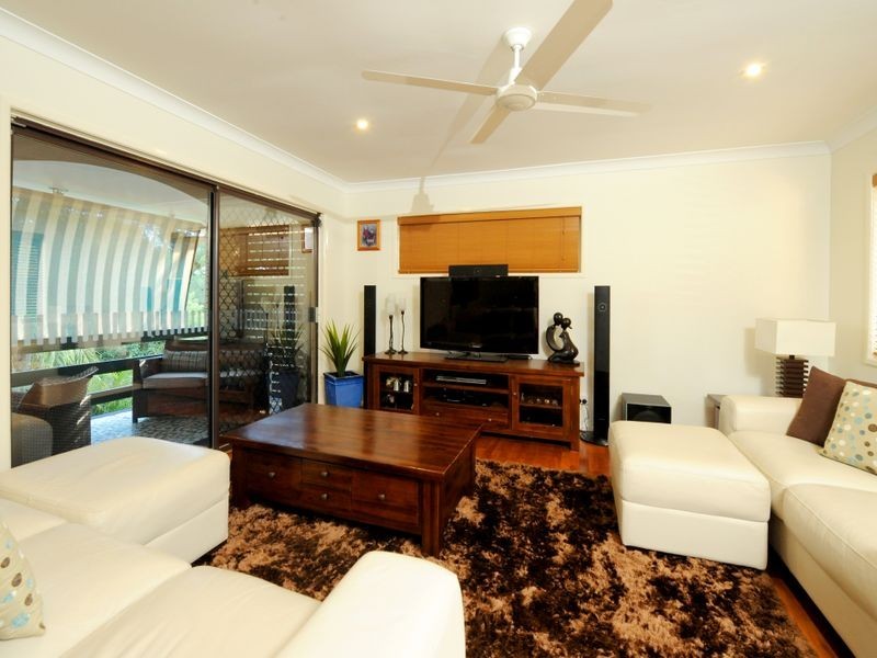 6 Jocelyn Grove, Springwood QLD 4127