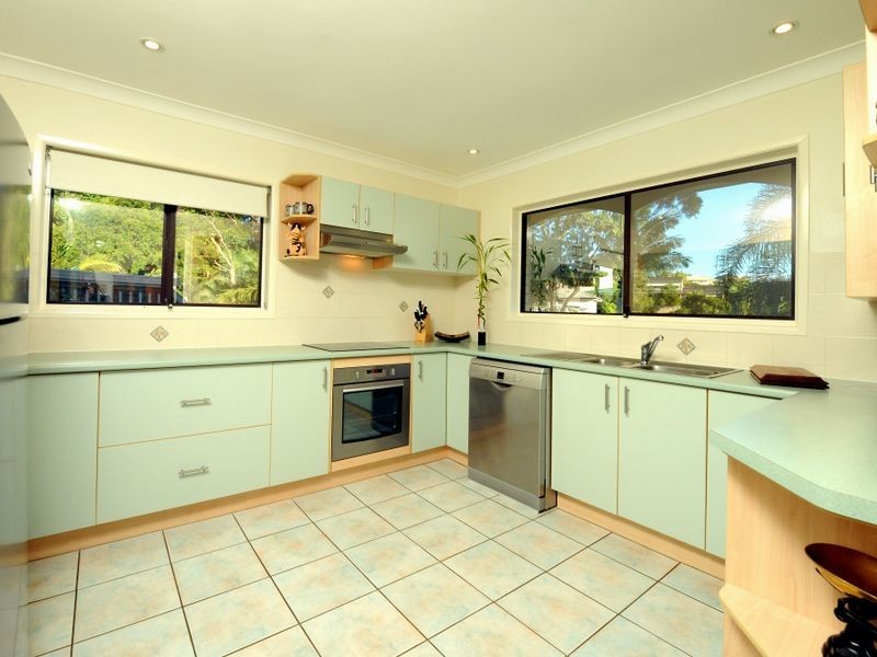 6 Jocelyn Grove, Springwood QLD 4127