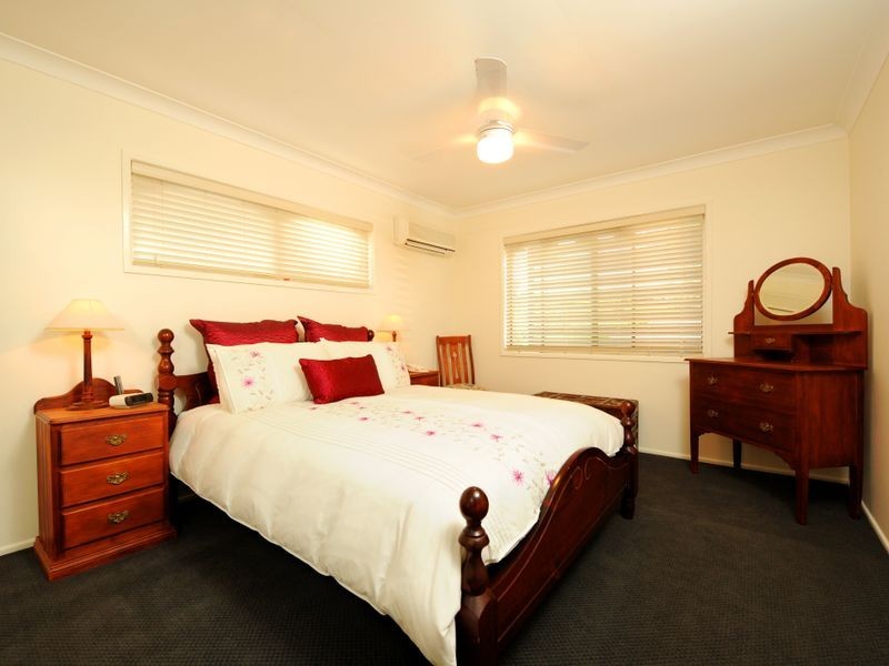 6 Jocelyn Grove, Springwood QLD 4127