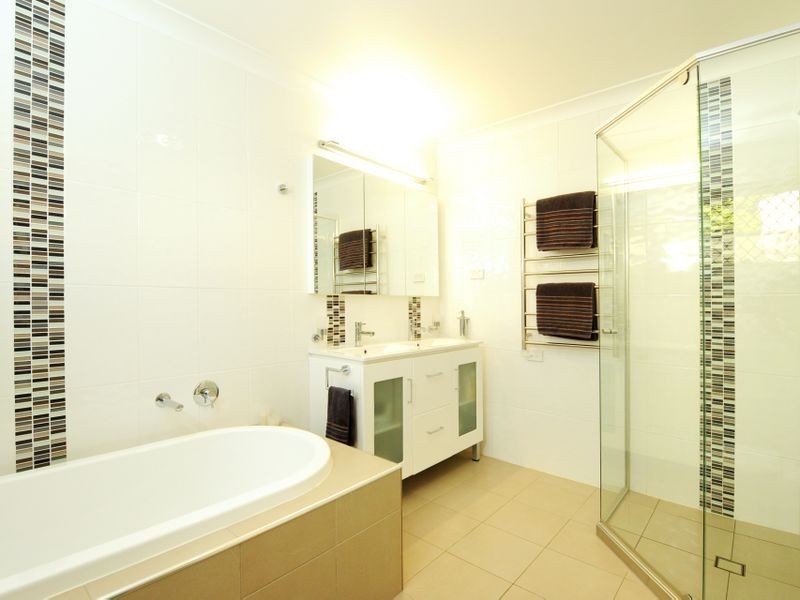 6 Jocelyn Grove, Springwood QLD 4127