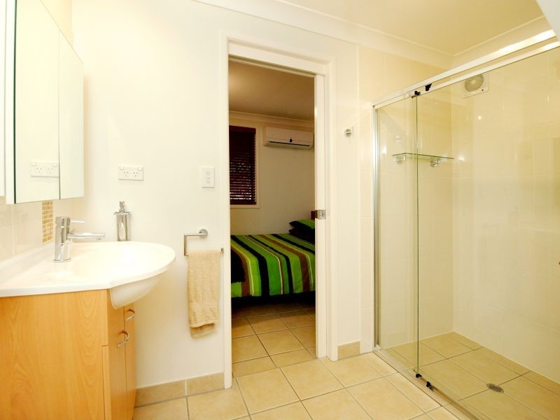 6 Jocelyn Grove, Springwood QLD 4127