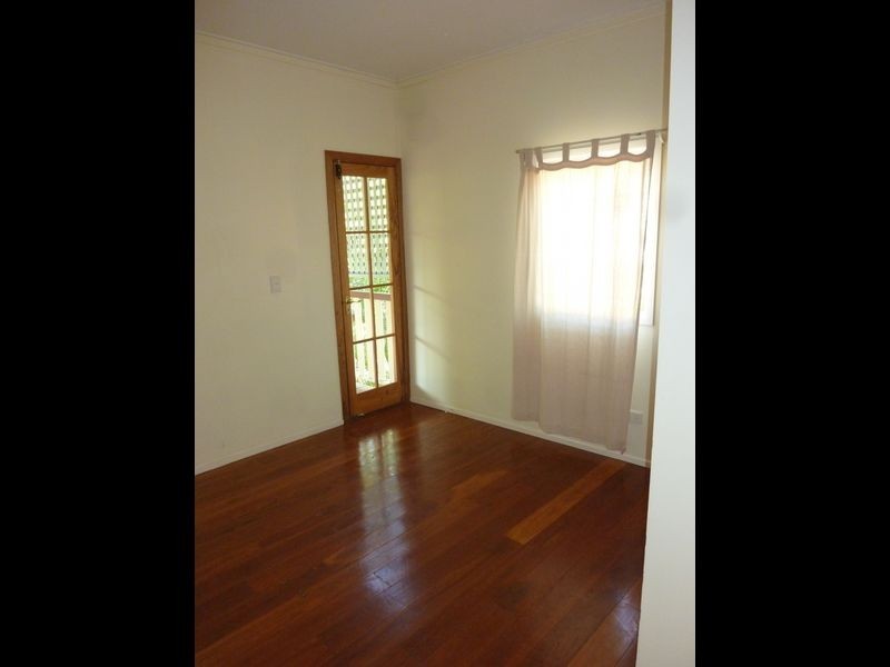 32 York Street, Coorparoo QLD 4151