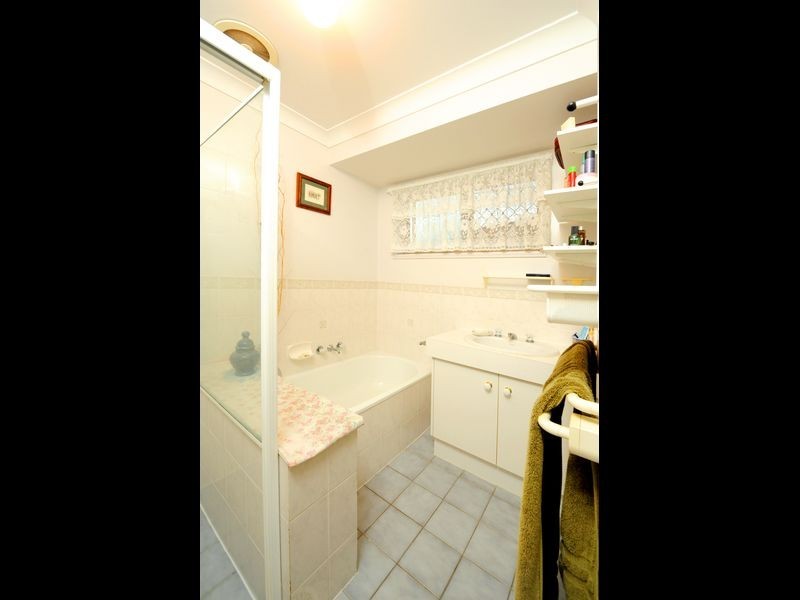 7 Lauren Close, Wynnum West QLD 4178